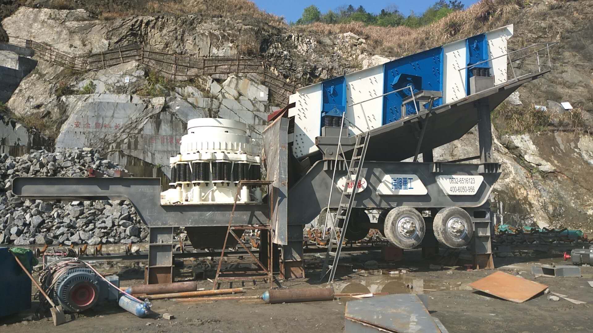 礦山移動式破碎站移動式破碎生產線廠家